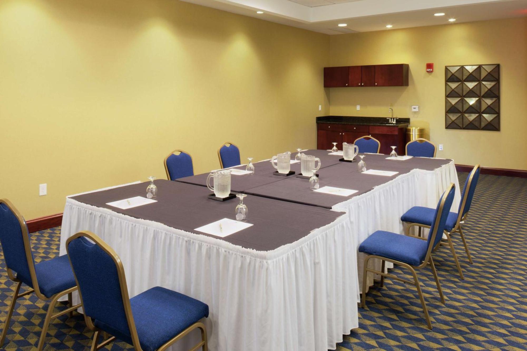 Doubletree By Hilton Greensboro Eksteriør bilde