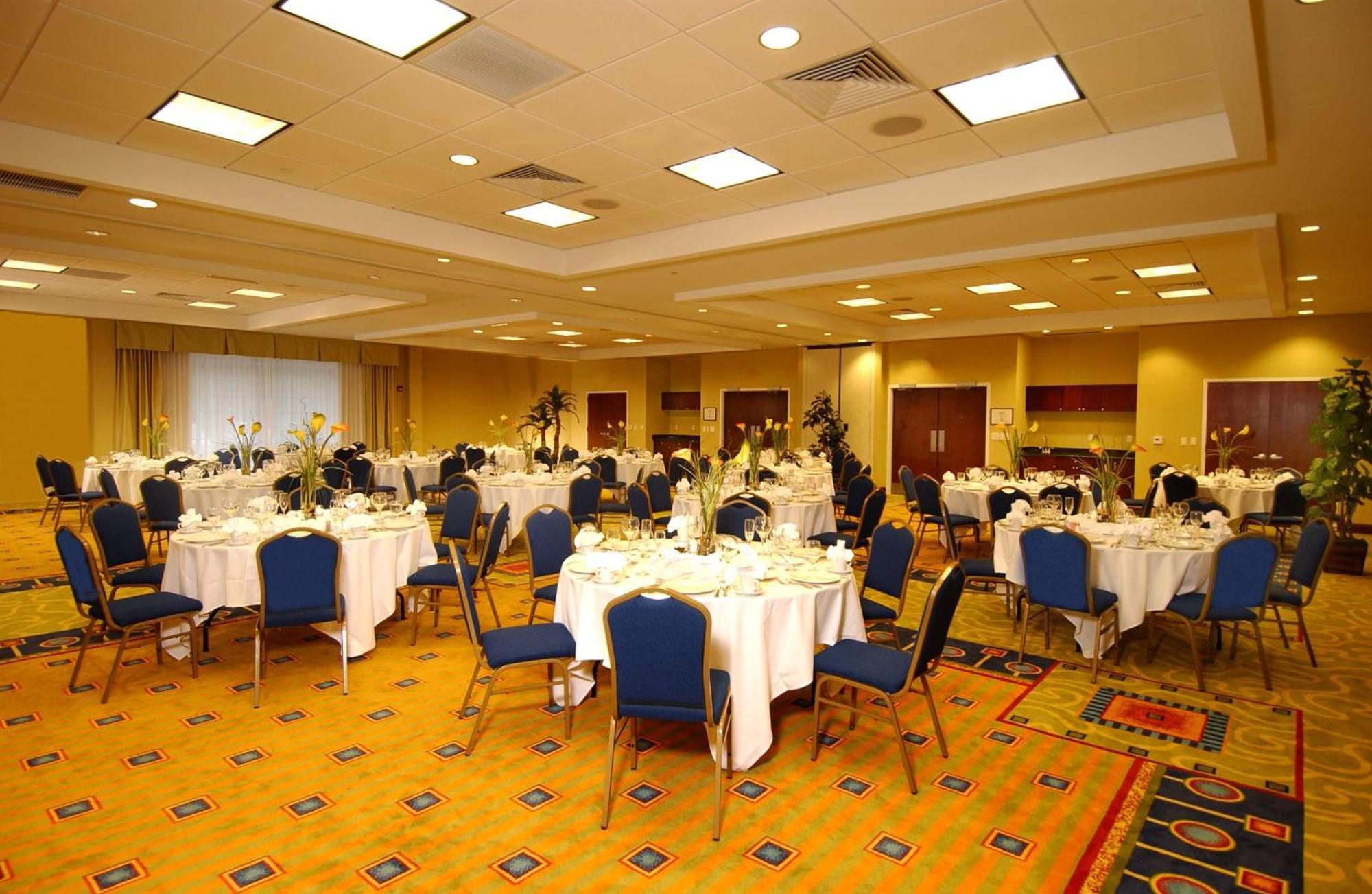 Doubletree By Hilton Greensboro Eksteriør bilde
