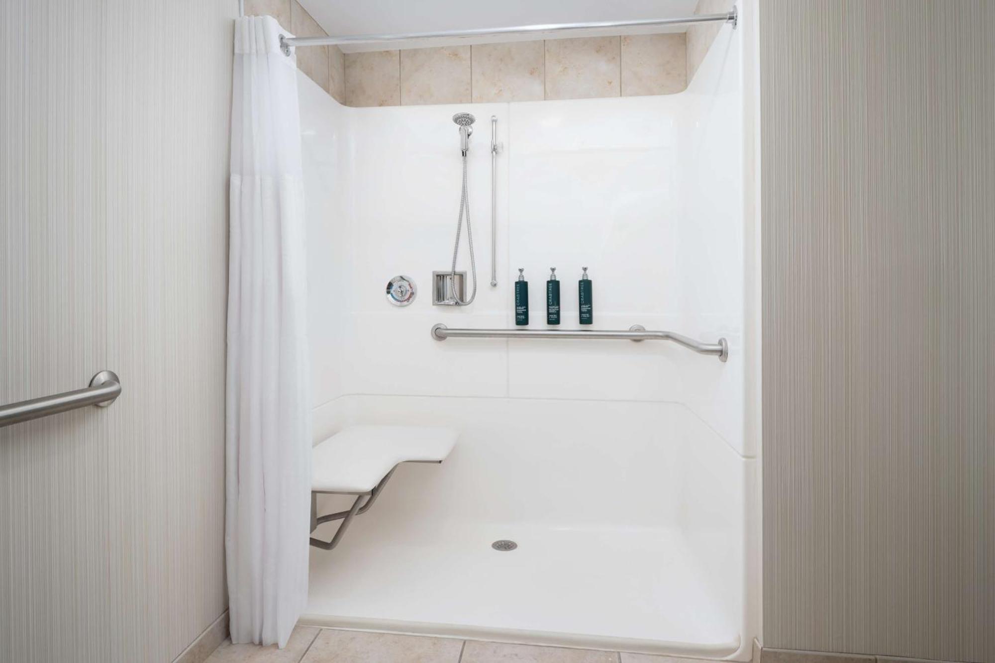 Doubletree By Hilton Greensboro Eksteriør bilde