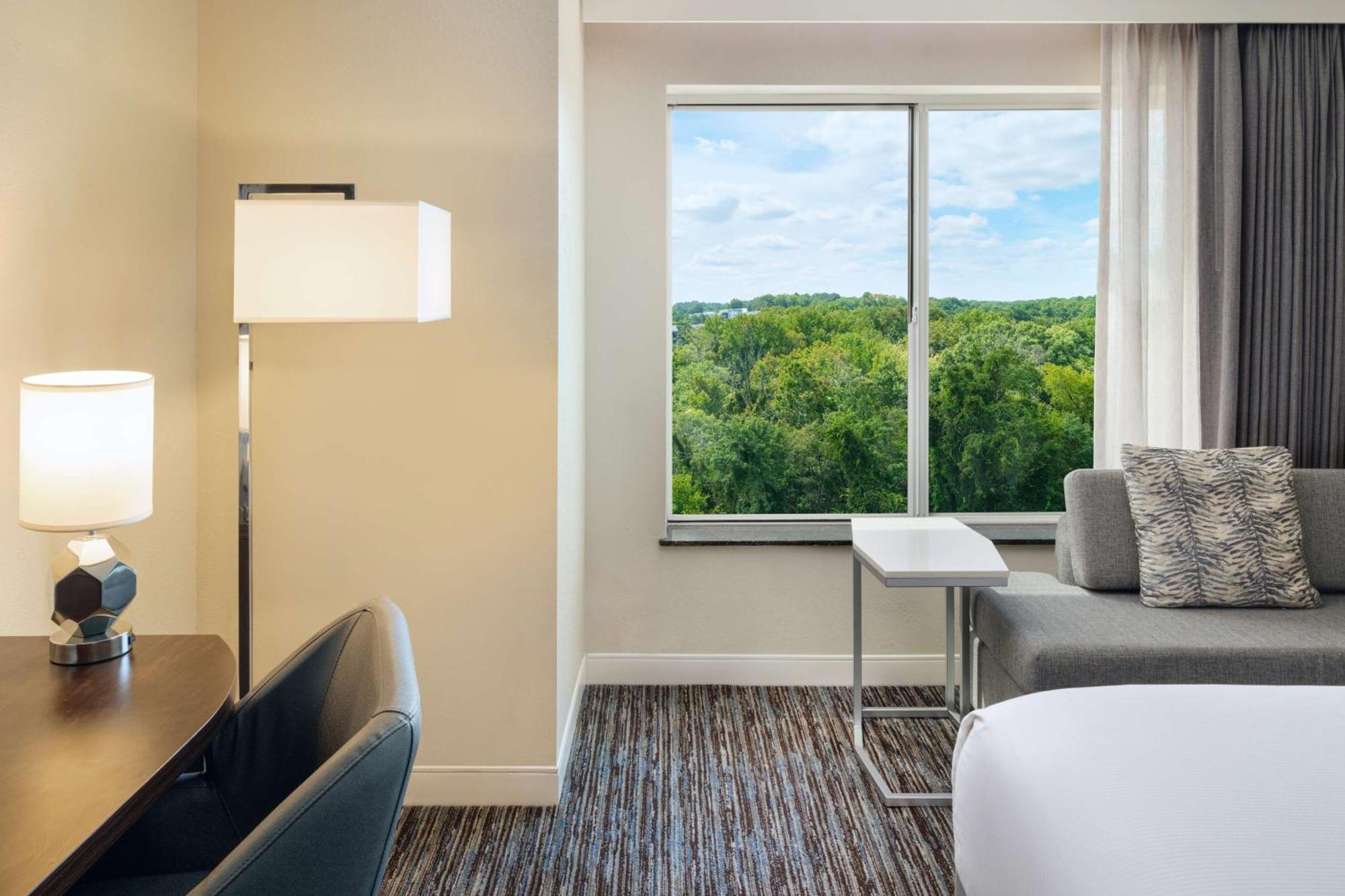 Doubletree By Hilton Greensboro Eksteriør bilde