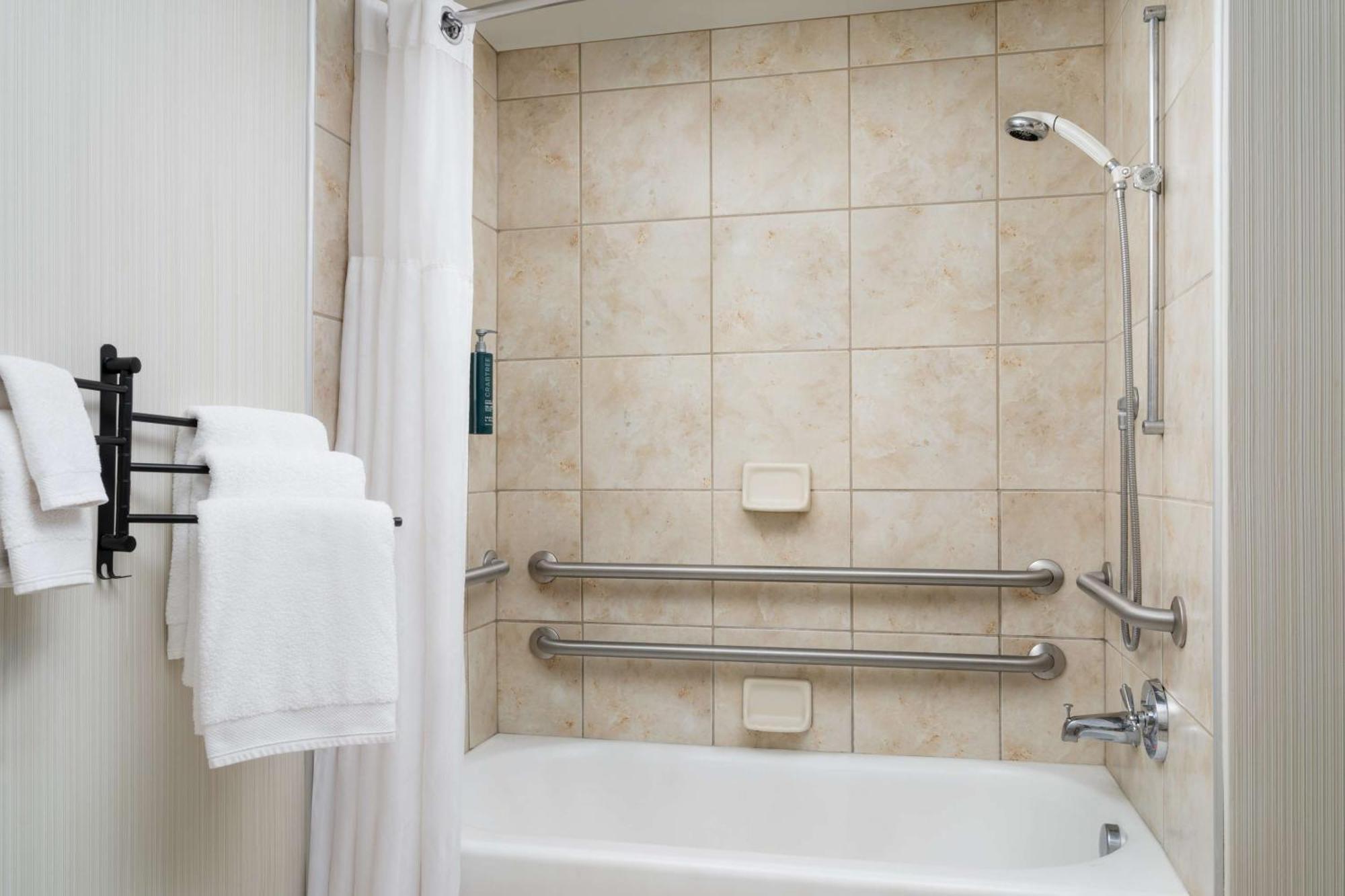 Doubletree By Hilton Greensboro Eksteriør bilde