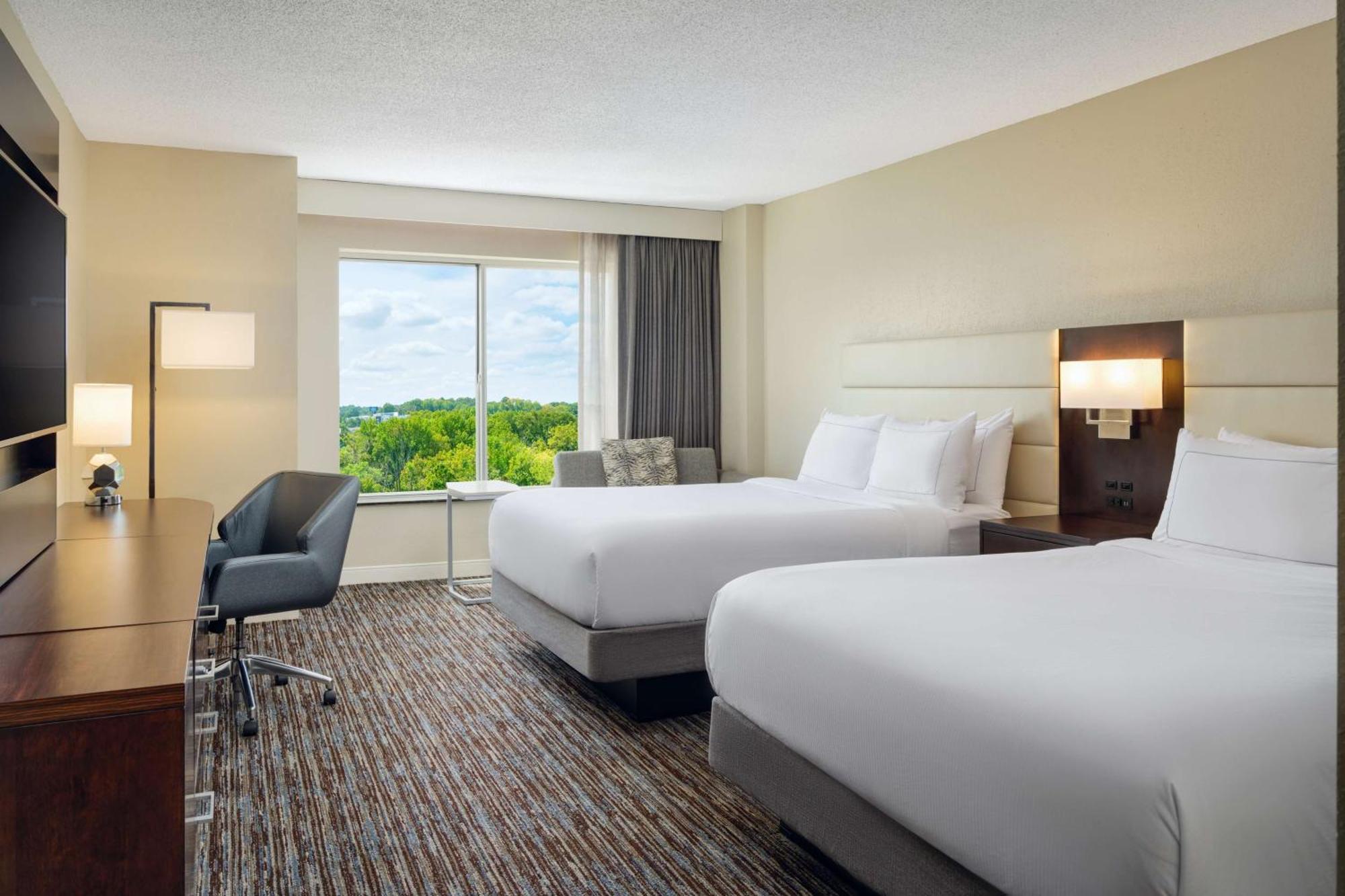 Doubletree By Hilton Greensboro Eksteriør bilde