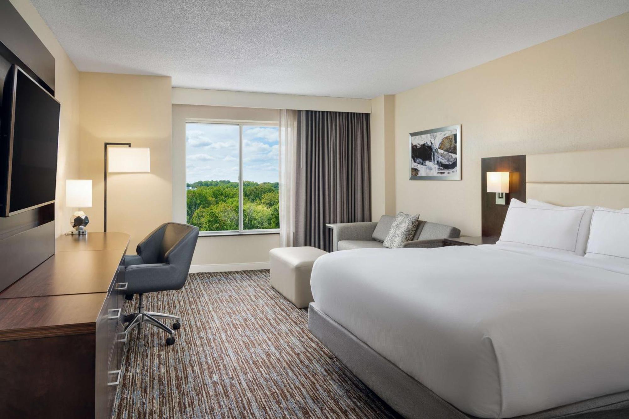 Doubletree By Hilton Greensboro Eksteriør bilde